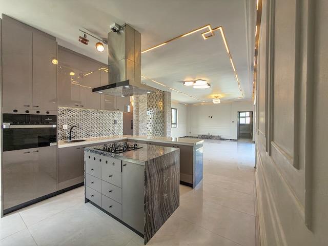 6 Bedroom Property for Sale in Sandown Western Cape